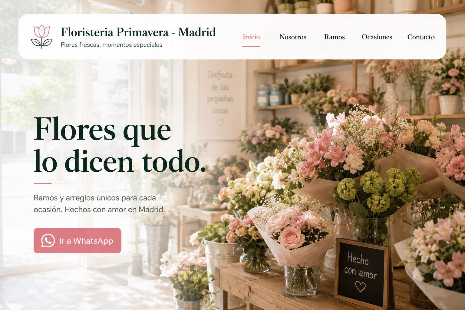 Web terminada y plantillas sobre fondo azul: sin pago adelantado