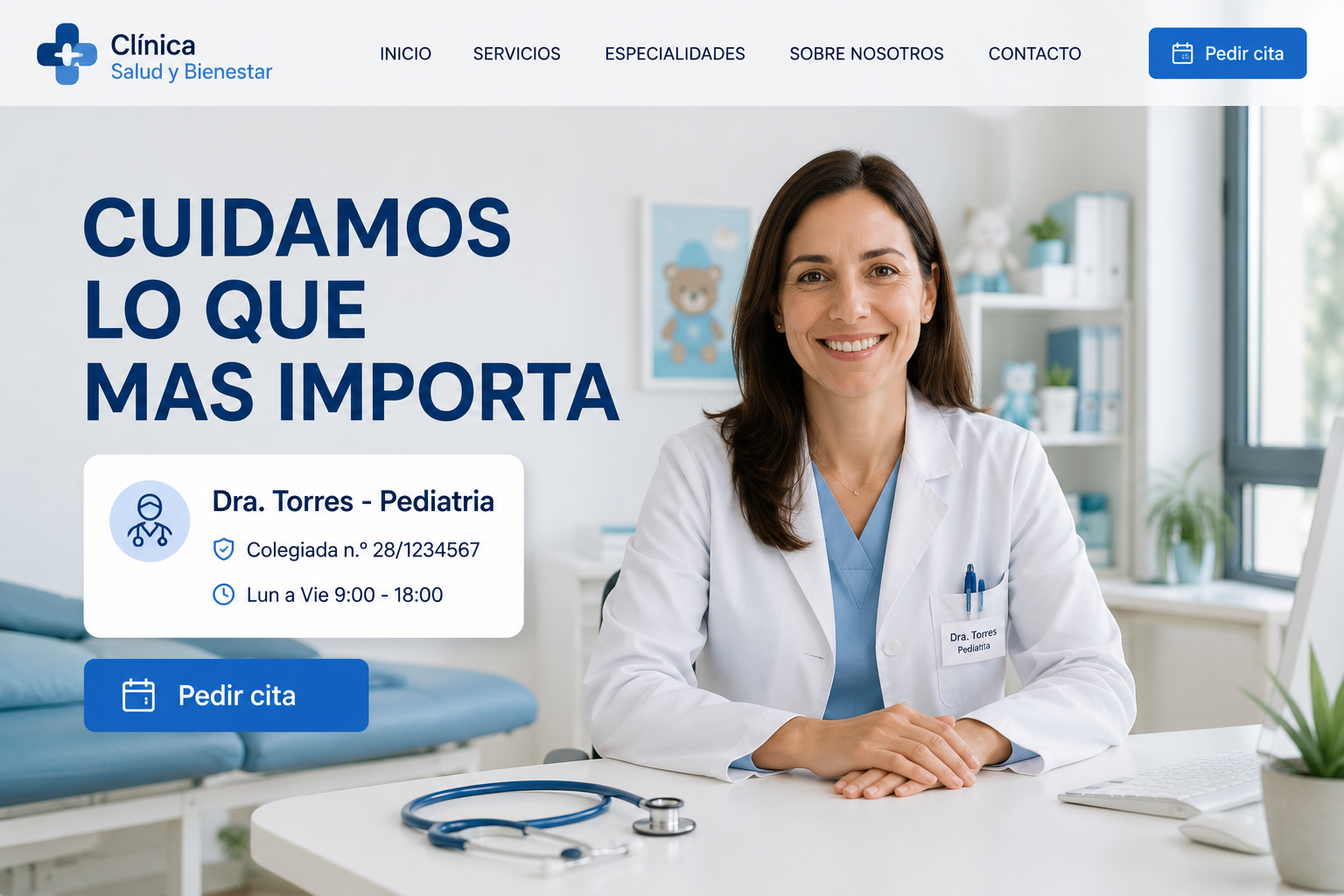 Doctora española en su consultorio con su página web de citas